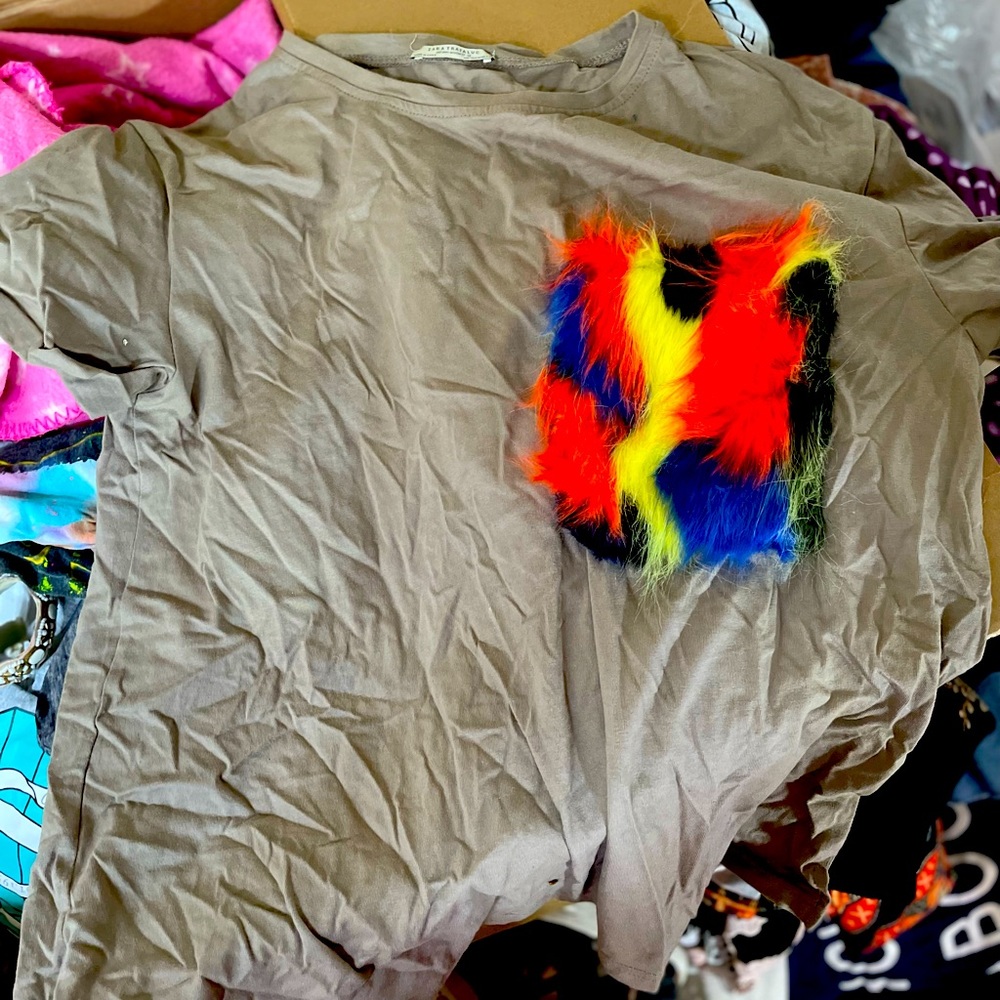 Zara short sleeve t shirt with neon fur pocket
